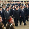 Nhà lãnh đạo Triều Tiên Kim Jong-un (giữa, phía trước) trong một hoạt động tại Bình Nhưỡng ngày 17/12/2019. (Nguồn: AFP/TTXVN) 