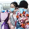 Bệnh nhân nhiễm COVID-19 được xuất viện sau khi khỏi bệnh, tại Thẩm Dương, tỉnh Liêu Ninh, Trung Quốc, ngày 9/2/2020. (Nguồn: THX/TTXVN) 