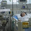 Bệnh nhân nhiễm COVID-19 được điều trị tại bệnh viện ở Daegu, Hàn Quốc ngày 18/3/2020. (Nguồn: THX/TTXVN) 