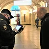 Hình ảnh nước Nga ngày đầu thực hiện thẻ thông hành điện tử mã QR