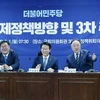 Bộ trưởng Tài chính Hàn Quốc Hong Nam-ki (thứ 2, phải) phát biểu tại cuộc họp về gói cung cấp tài chính khẩn cấp đợt 3 nhằm ứng phó dịch COVID-19, ở Seoul ngày 1/6/2020. (Nguồn: Yonhap/TTXVN) 