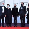 [Video] Các diễn viên phải đeo khẩu trang dự LHP Venice lần thứ 77