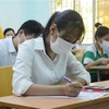 Các thí sinh tham dự Kỳ thi Tốt nghiệp Trung học phổ thông năm 2020 đợt 2 tại điểm thi trường Chuyên THPT Lê Quý Đôn (Đà Nẵng). (Ảnh: Văn Dũng/TTXVN) 