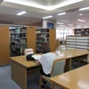 Sinh viên đang học trong thư viện tại Đại học công lập tỉnh Nagasaki. (Ảnh: Đào Thanh Tùng/TTXVN)