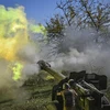 Binh sỹ Armenia nã pháo về phía lực lượng Azerbaijan tại khu vực tranh chấp Nagorny-Karabakh ngày 25/10. (Nguồn: AFP/TTXVN) 