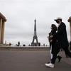Người dân đeo khẩu trang phòng lây nhiễm COVID-19 tại Paris, Pháp, ngày 23/10/2020. (Nguồn: THX/TTXVN) 