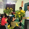 [Photo] Những người thầy nuôi dạy học sinh bán trú ở vùng biên