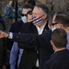 Ngoại trưởng Mỹ Mike Pompeo (giữa) thăm khu vực núi Bental trên Cao nguyên Golan do Israel chiếm đóng, gần biên giới Syria ngày 19/11/2020. (Nguồn: AFP/TTXVN) 