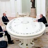 Tổng thống Nga Vladimir Putin (phải), Tổng thống Azerbaijan Ilham Aliyev (thứ hai bên trái) và Thủ tướng Armenia Nikol Pashinyan (ngoài cùng bên trái) thảo luận về xung đột Nagorny-Karabakh. (Nguồn: Sputnik) 