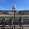 Lực lượng vệ binh quốc gia Mỹ gác tại khu vực tòa nhà Quốc hội ở Washington, DC ngày 9/1/2021. (Nguồn: AFP/TTXVN) 