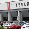 Một phòng trưng bày của Tesla. (Nguồn: AFP/TTXVN) 