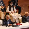 Trưởng đoàn đàm phán của Chính phủ, Chủ tịch Hội đồng hòa giải tối cao Afghanistan Abdullah Abdullah (trái) trong cuộc đàm phán ở Doha, Qatar ngày 12/9/2020. (Nguồn: AFP/TTXVN) 