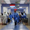 Nhân viên y tế tẩy trùng tại khu vực bệnh viện điều trị cho bệnh nhân COVID-19 ở Amman, Jordan, ngày 2/3/2021. (Nguồn: THX/TTXVN) 