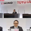Lãnh đạo Hino, Toyota và Isuzu tổ chức cuộc họp báo trực tuyến vào ngày 24/3 để công bố mối quan hệ hợp tác mới. (Nguồn: nikkei.com) 