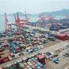 Cảng container ở thành phố Liên Vân Cảng, tỉnh Giang Tô, Trung Quốc. (Nguồn: AFP/TTXVN) 