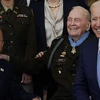 Ông Moon Jae-in đã chứng kiến ông Biden trao Huân chương Danh dự cho cựu chiến binh Chiến tranh Triều Tiên 94 tuổi Ralph Puckett. (Nguồn: AP) 