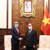 Chủ tịch nước Nguyễn Xuân Phúc tiếp Đại sứ Giorgio Aliberti . (Ảnh: Thống Nhất/TTXVN) 