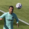 Cristiano Ronaldo trong buổi tập luyện tại Oeiras, Bồ Đào Nha, ngày 3/6/2021. (Nguồn: AFP/TTXVN) 