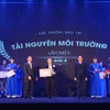 Nhà báo Võ Mạnh Hùng, Báo Điện tử VietnamPlus, trong một lần nhận giải thưởng Giải báo chí tài nguyên và môi trường. (Ảnh: Vũ Võ/Vietnam+) 