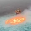 [Video] Hãi hùng với cảnh 'mắt lửa' cháy trên mặt biển ở Vịnh Mexico