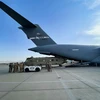 Máy bay vận tải quân sự C-17 của Mỹ tại sân bay Quốc tế Hamid Karzai, ngày 28/8/2021, để thực hiện các chuyến bay chở trang thiết bị và binh sỹ rút khỏi Afghanistan. (Ảnh: THX/TTXVN) 