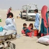 Trẻ em tị nạn tại cửa khẩu biên giới Afghanistan-Pakistan, ở Chaman, Tây Nam Pakistan, ngày 27/8/2021. (Ảnh: THX/TTXVN) 
