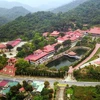 Thiền viện Trúc Lâm Yên Tử nằm trên núi Yên Tử, thuộc Khu di tích lịch sử và danh thắng Yên Tử là một điểm đến thu hút du khách thập phương. (Ảnh: Thành Đạt - TTXVN) 