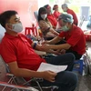 Người dân tham gia hiến máu tại Hậu Giang. (Ảnh: Hồng Thái/TTXVN) 