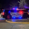 Xe cảnh sát phong tỏa tuyến đường dẫn tới giáo đường thuộc giáo đoàn Do thái Beth Israel ở Colleyville, bang Texas, Mỹ, sau khi xảy ra vụ bắt cóc ngày 15/1/2022. (Ảnh: THX/TTXVN) 
