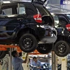Dây chuyền sản xuất xe ôtô của Volkswagen (Đức) tại nhà máy ở Sao Bernardo do Campo, Brazil. (Ảnh: AFP/TTXVN) 