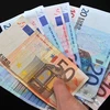 Đồng 10, 20 và 50 euro. (Ảnh: AFP/TTXVN) 