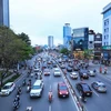 Các phương tiện tham gia lưu thông trên một tuyến phố ở Hà Nội. (Ảnh: Tuấn Anh/TTXVN) 