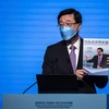 Ứng cử viên Trưởng Đặc khu hành chính Hong Kong (Trung Quốc), ông Lý Gia Siêu, công bố cương lĩnh tranh cử tại Hong Kong ngày 29/4. (Ảnh: AFP/TTXVN) 
