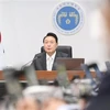 Tổng thống Hàn Quốc Yoon Suk-yeol chủ trì cuộc họp nội các tại Seoul ngày 12/5/2022. (Ảnh: Yonhap/TTXVN) 