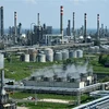 Cơ sở lọc dầu Danube của Công ty dầu khí Hungary "MOL" ở thị trấn Szazhalombatta, cách Budapest khoảng 30km về phía Nam, ngày 5/5/2022. (Ảnh: AFP/TTXVN) 