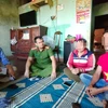 Một gia đình ở huyện Mang Yang, Gia Lai có con đi lao động ở Campuchia, bị ép đòi tiền chuộc 150 triệu đồng mới cho về nước. (Nguồn: plo.vn) 