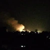 Khói lửa bốc lên sau một vụ không kích của Israel. (Ảnh: AFP/TTXVN) 