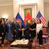 Đại sứ Nguyễn Quốc Dũng tại buổi bàn giao cổ vật Việt Nam từ đại diện FBI, Bộ Ngoại giao và Bộ An ninh nội địa Mỹ. (Ảnh: TTXVN phát) 