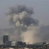 Khói bốc lên từ hiện trường vụ nổ tại nhà thờ Hồi giáo ở khu vực Khair Khana, thủ đô Kabul (Afghanistan) ngày 17/8/2022. (Ảnh: Twitter/TTXVN) 