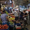 Người dân mua sắm tại một chợ ở Ankara, Thổ Nhĩ Kỳ ngày 5/9/2022. (Ảnh: THX/TTXVN) 
