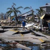 Nhà cửa và cơ sở hạ tầng bị tàn phá khi bão Ian đổ bộ Matlacha, bang Florida (Mỹ) ngày 1/10/2022. (Ảnh: AFP/TTXVN) 