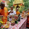 Lễ Chol Chnam Thmay là lễ Tết lớn nhất của người Khmer, diễn ra 3 ngày liên tiếp tính theo lịch cổ truyền của dân tộc Khmer tức là vào đầu tháng Chét của người Khmer. (Ảnh: Thế Anh/TTXVN) 