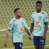 Neymar và Vinicius Junior chuẩn bị cho trận mở màn World Cup của Brazil trước Serbia. (Nguồn: AP)