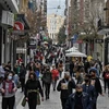 Một phố mua sắm ở Athens, Hy Lạp. (Ảnh: AFP/TTXVN)