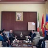 Đại sứ Dương Hải Hưng làm việc với Tổng Bí thư Đảng Cộng sản Italy (PCI) Mauro Alboresi. (Ảnh: Trường Dụy/TTXVN) 