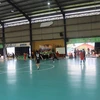 Một tình huống tranh bóng giữa hai đội FC Klang và FC Tổ yến. (Ảnh: Mạnh Tuân/Vietnam+) 