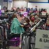 Người dân mua sắm tại một siêu thị ở New York, Mỹ. (Ảnh: THX/TTXVN)