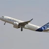 Máy bay A320neo của hãng Airbus thực hiện chuyến bay thử nghiệm tại Blagnac, Pháp. (Ảnh: AFP/TTXVN)