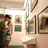 Du khách quốc tế trong không gian trưng bày Bảo tàng Chứng tích Chiến tranh, điểm đến thu hút du khách quốc tế tại Thành phố Hồ Chí Minh. (Ảnh: Hồng Đạt/TTXVN)