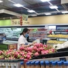 Nhóm ngành hàng trái cây được cung ứng dồi dào trên quầy, kệ tại các siêu thị của Thành phố Hồ Chí Minh. (Ảnh: Mỹ Phương/TTXVN) 